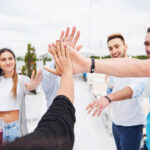 Teambuilding vo firme: Ako spoločné aktivity zlepšujú spoluprácu a výkon tímu